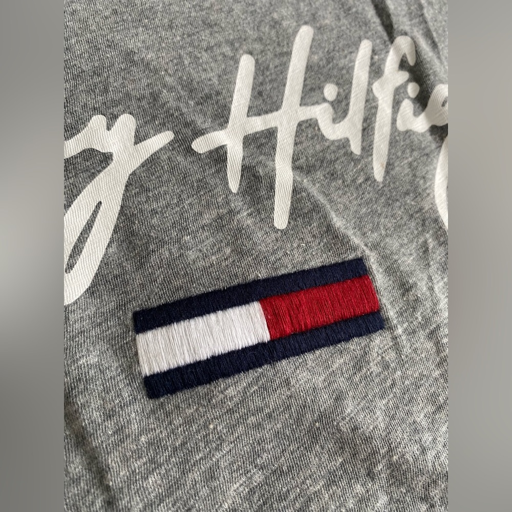 TOMMY HILFIGER T-shirt - Picture 2 of 5